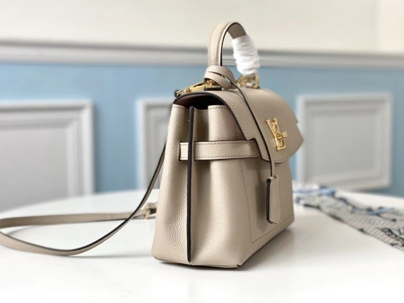 EVER LOUIS MM LOCKME VUITTON BB 0823